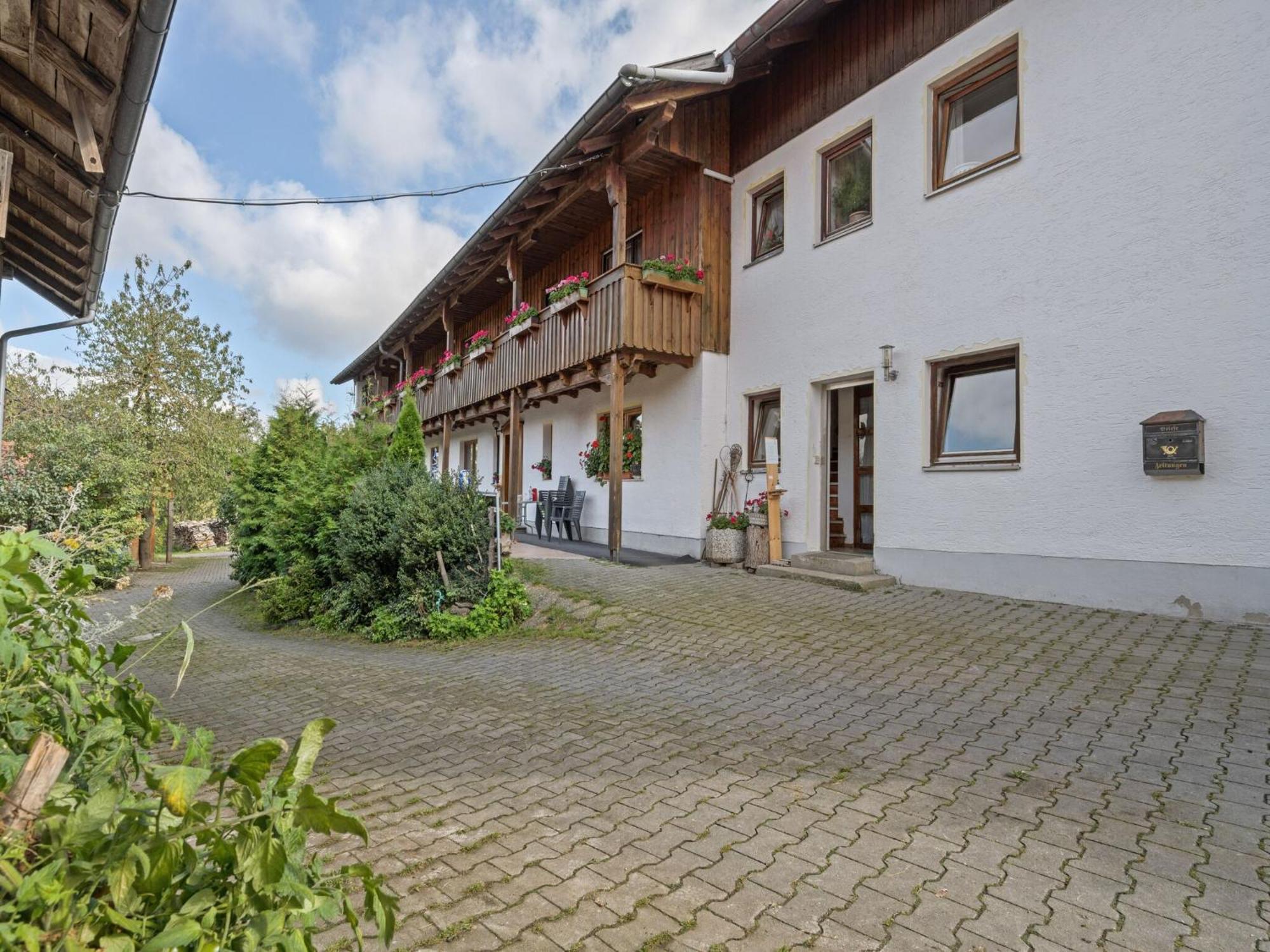 Farmhouse apartment in Neukirchen near Heiligen Blut Neukirchen beim Heiligen Blut Exterior foto